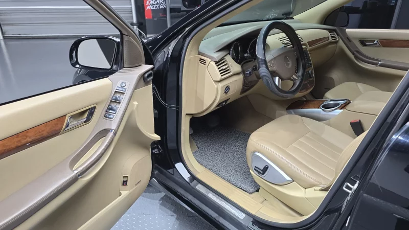 Mercedes-Benz R-Class