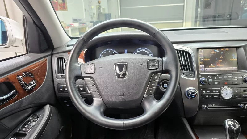 Hyundai Equus