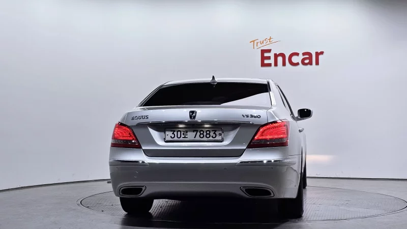 Hyundai Equus