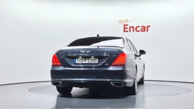 Genesis EQ900