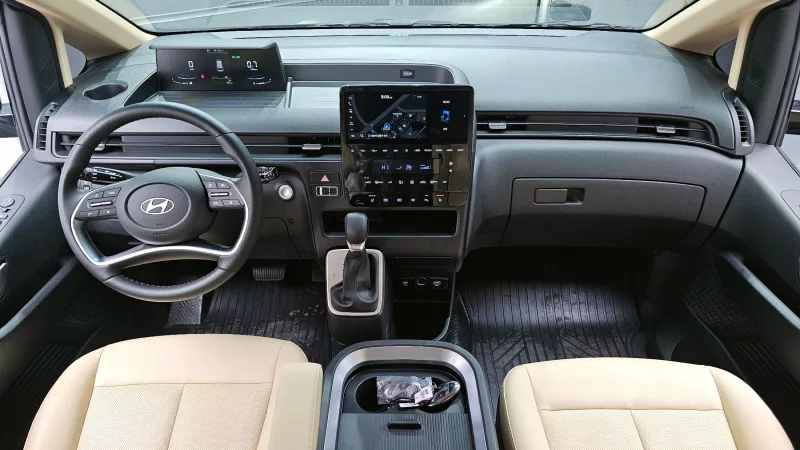 Hyundai Staria