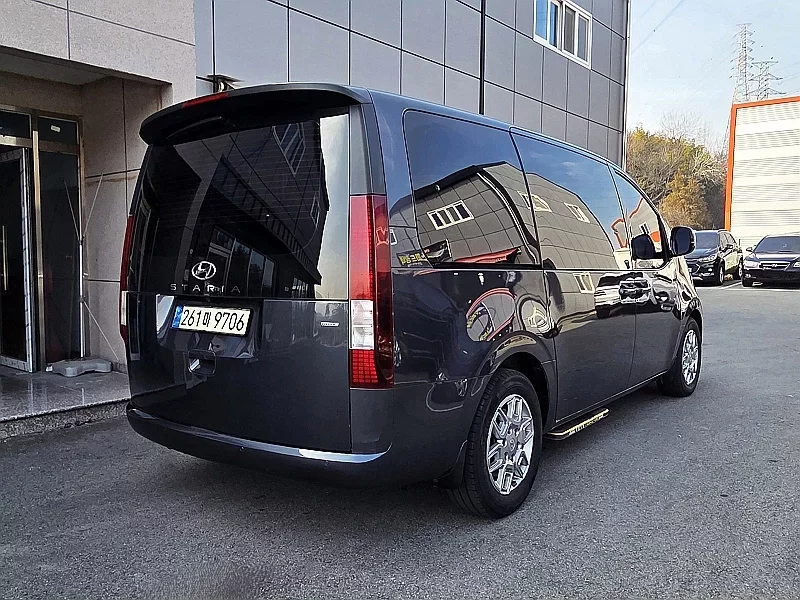 Hyundai Staria