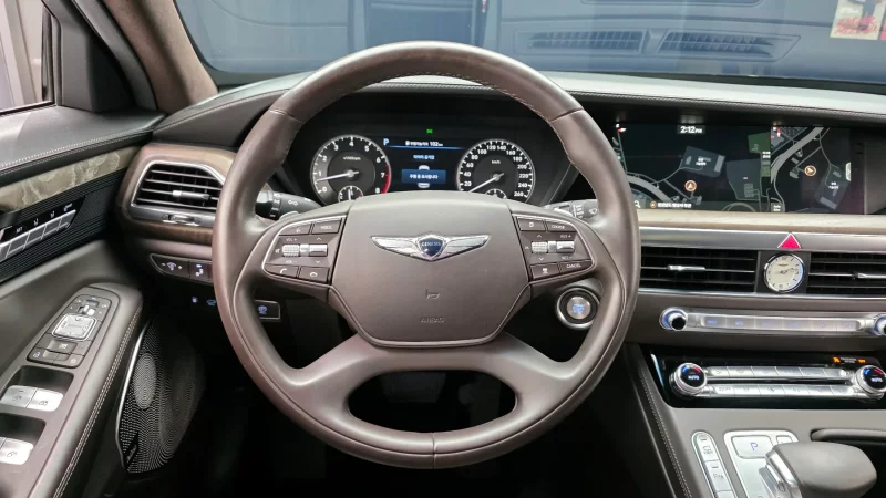 Genesis G90