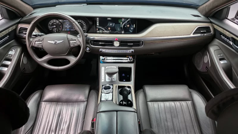 Genesis G90