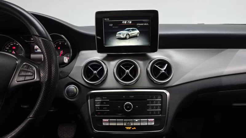 Mercedes-Benz GLA-Class