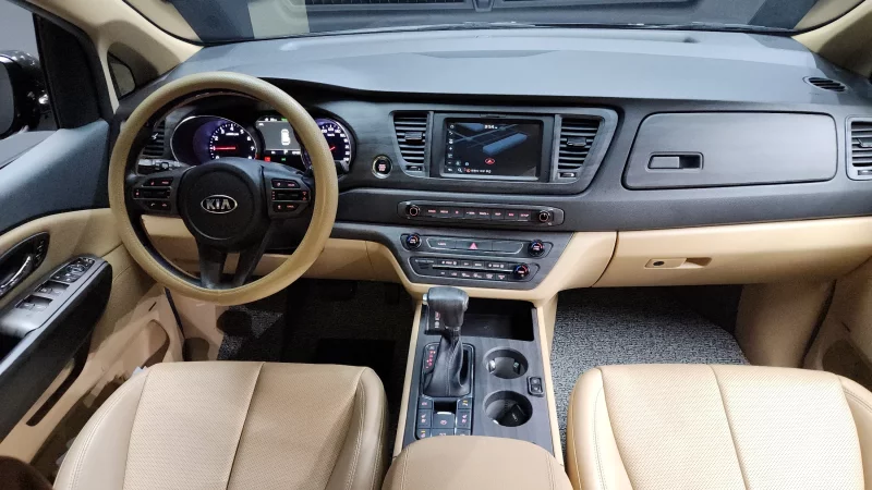 Kia Carnival