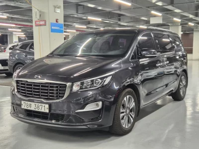 Kia Carnival