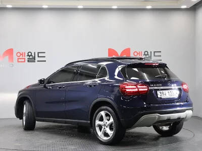 Mercedes-Benz GLA-Class