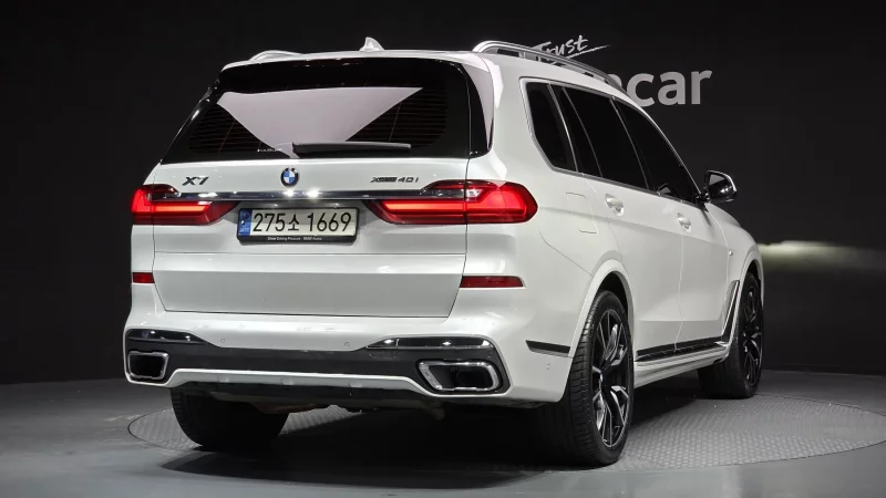 BMW X7
