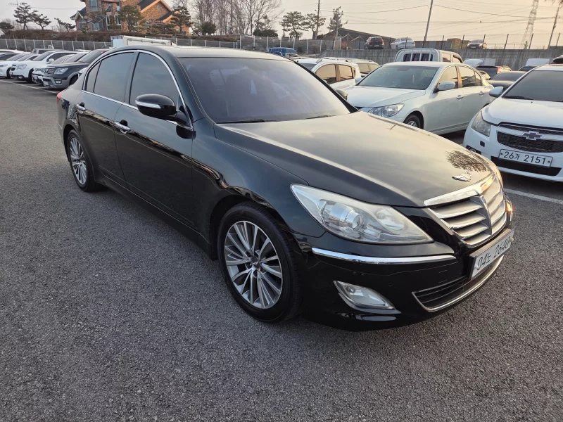 Hyundai Genesis