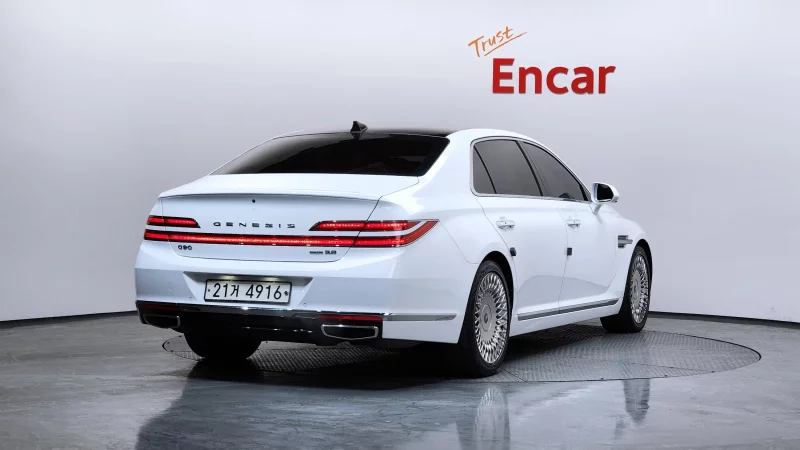 Genesis G90