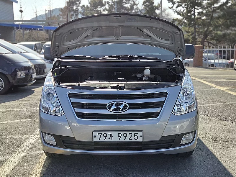 Hyundai Starex