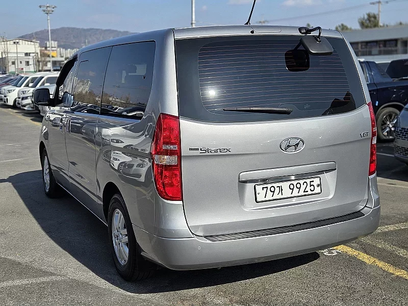 Hyundai Starex