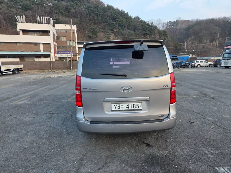 Hyundai Starex