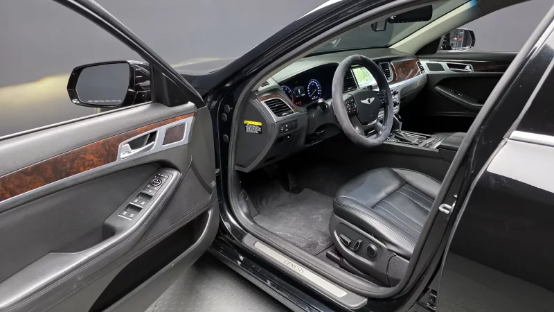 Hyundai Genesis