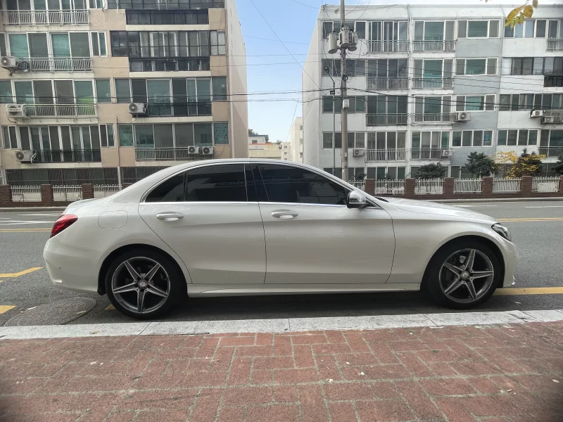 Mercedes-Benz C-Class