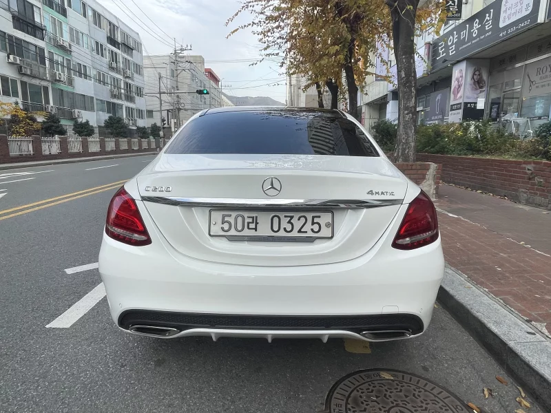 Mercedes-Benz C-Class