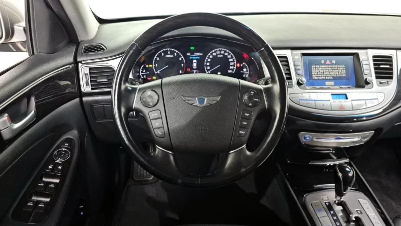 Hyundai Genesis