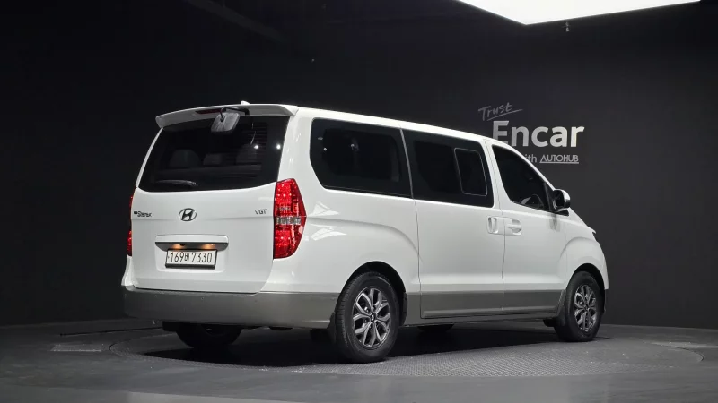 Hyundai Starex