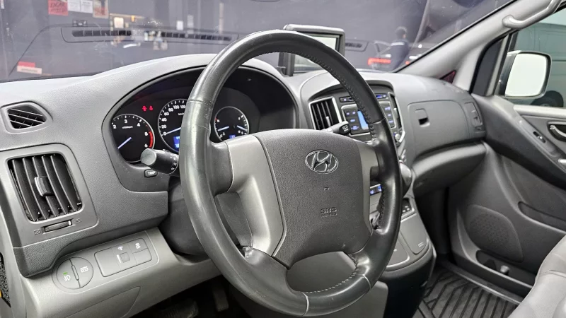 Hyundai Grand Starex