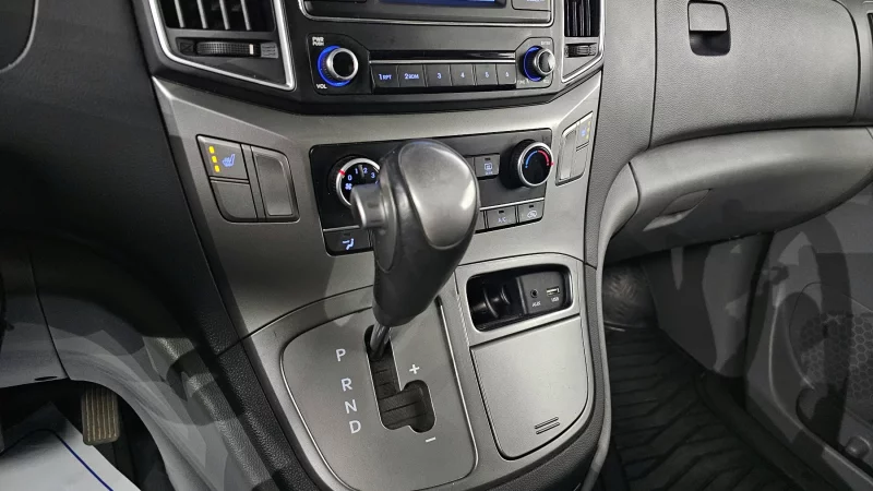 Hyundai Grand Starex