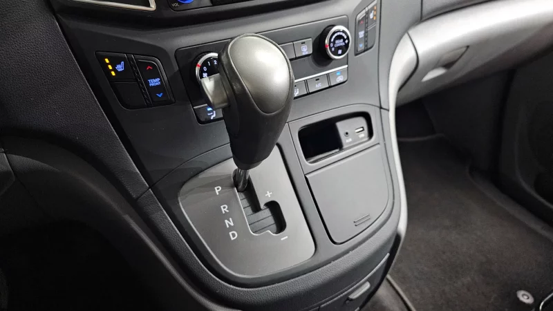 Hyundai Grand Starex