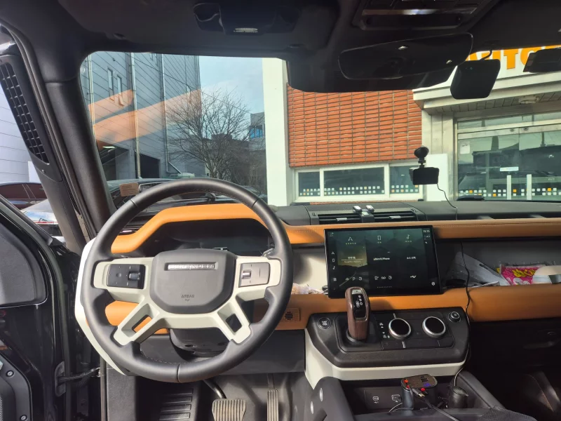 Land Rover DEFENDER