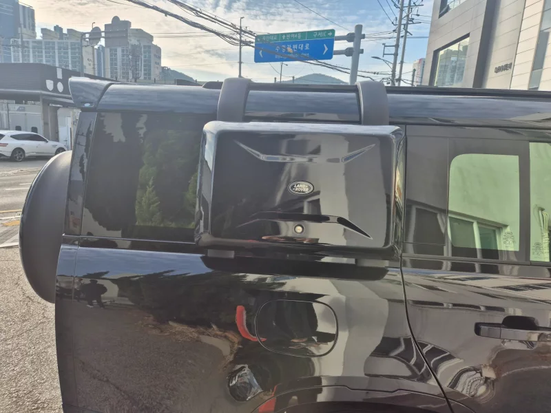 Land Rover DEFENDER