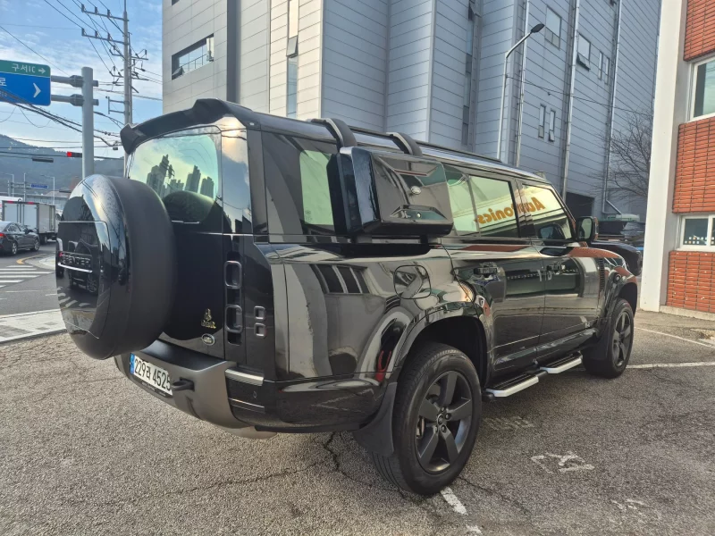Land Rover DEFENDER