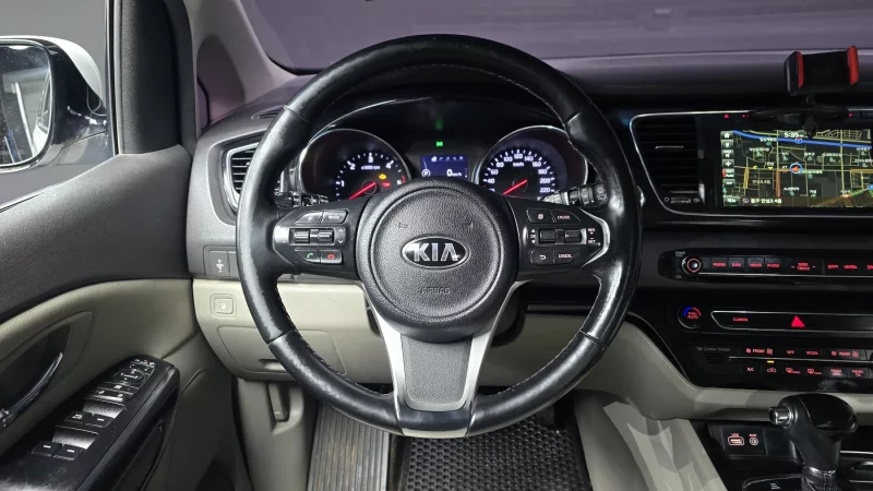 Kia Carnival