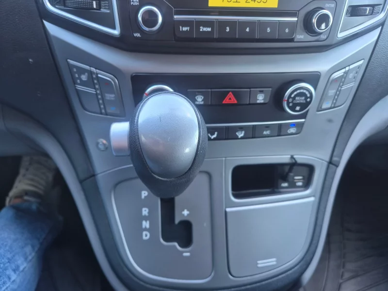 Hyundai Starex