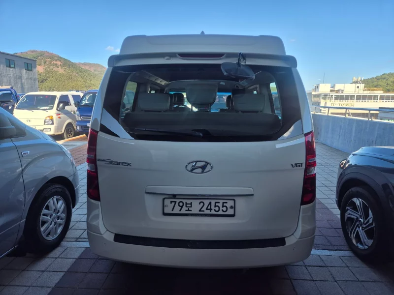 Hyundai Starex