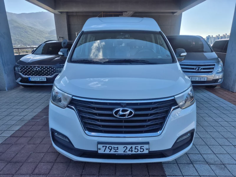 Hyundai Starex