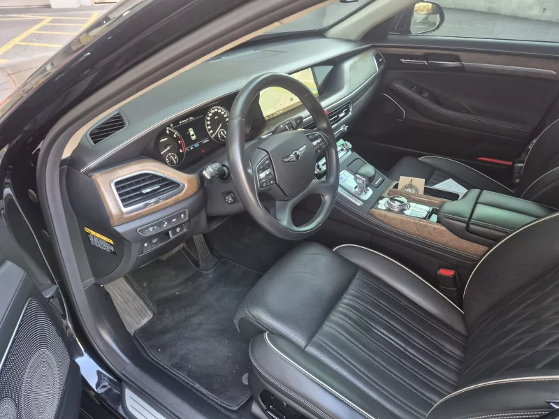 Genesis G90