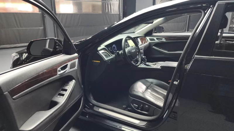 Hyundai Genesis