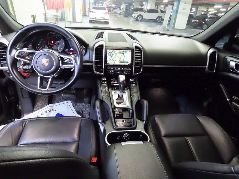 Porsche CAYENNE