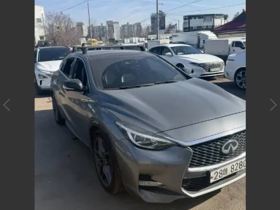 Infiniti Q30