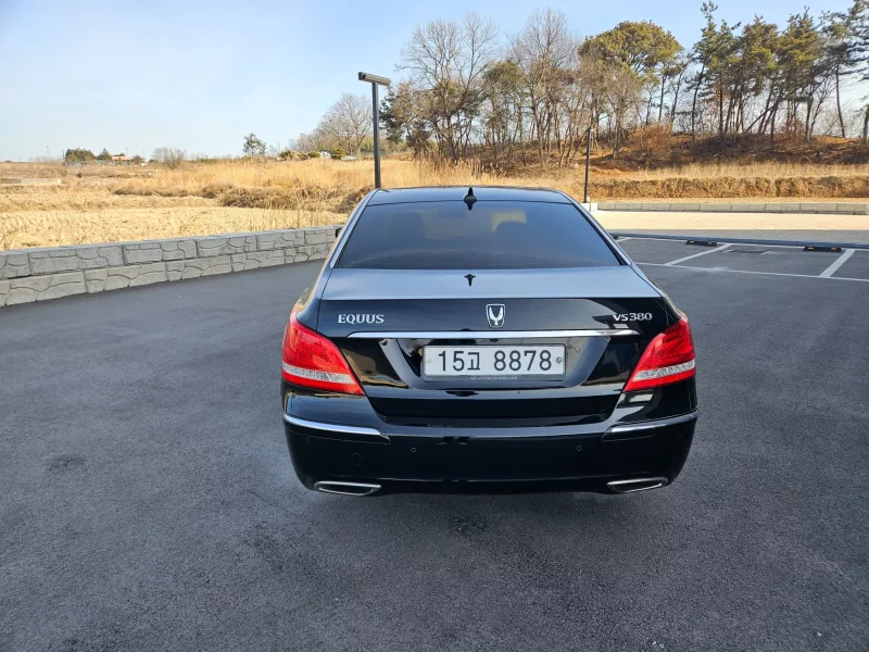 Hyundai Equus
