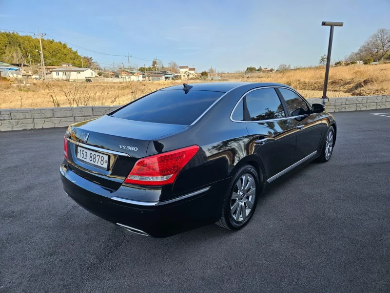 Hyundai Equus