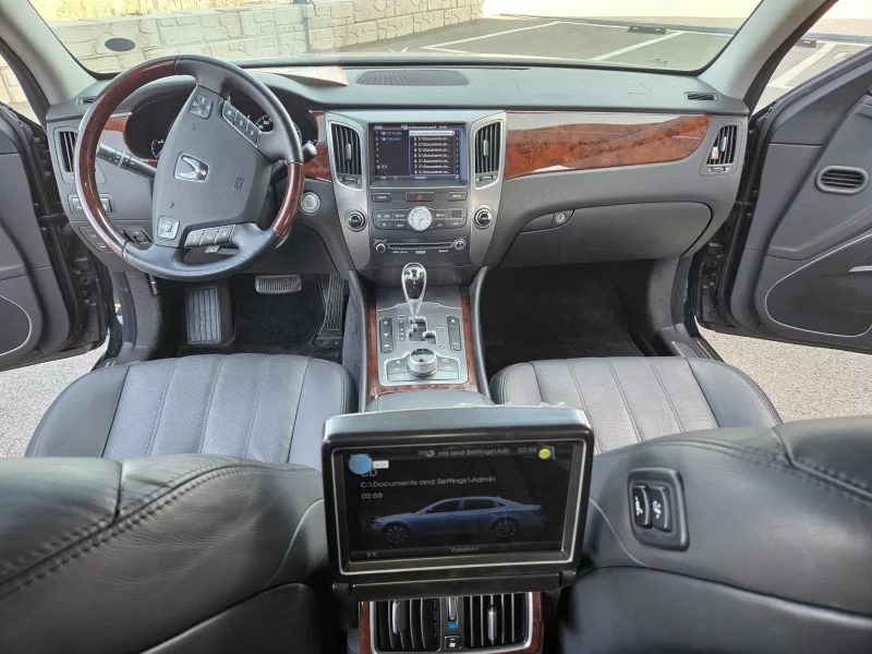 Hyundai Equus