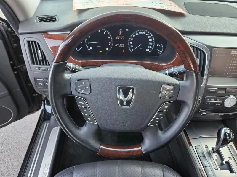 Hyundai Equus