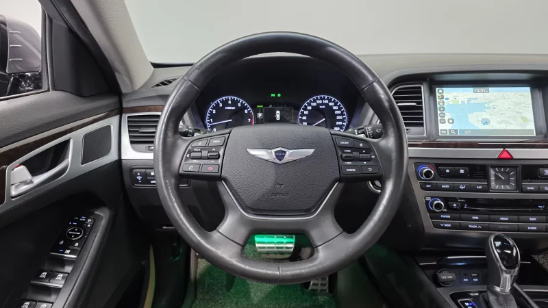 Hyundai Genesis