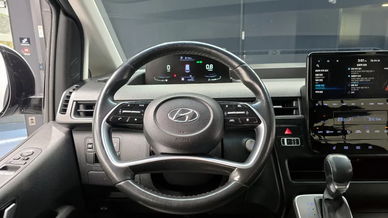 Hyundai Staria