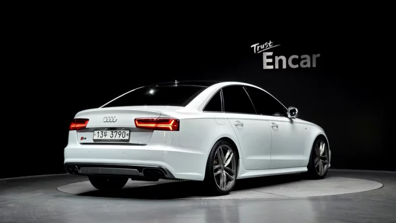 Audi S6