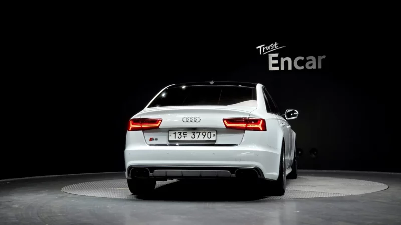 Audi S6