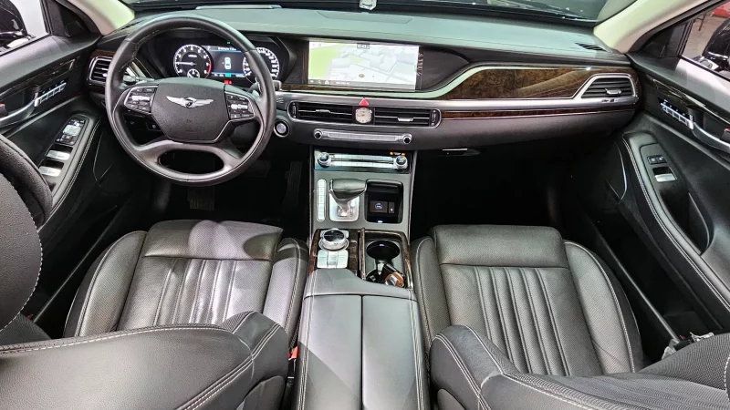 Genesis G90