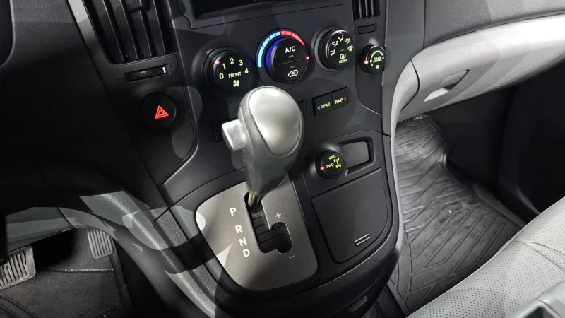Hyundai Starex