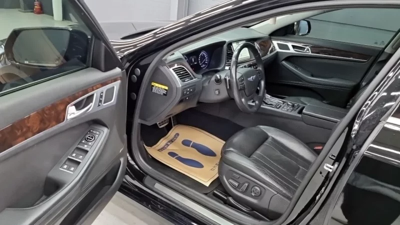 Hyundai Genesis