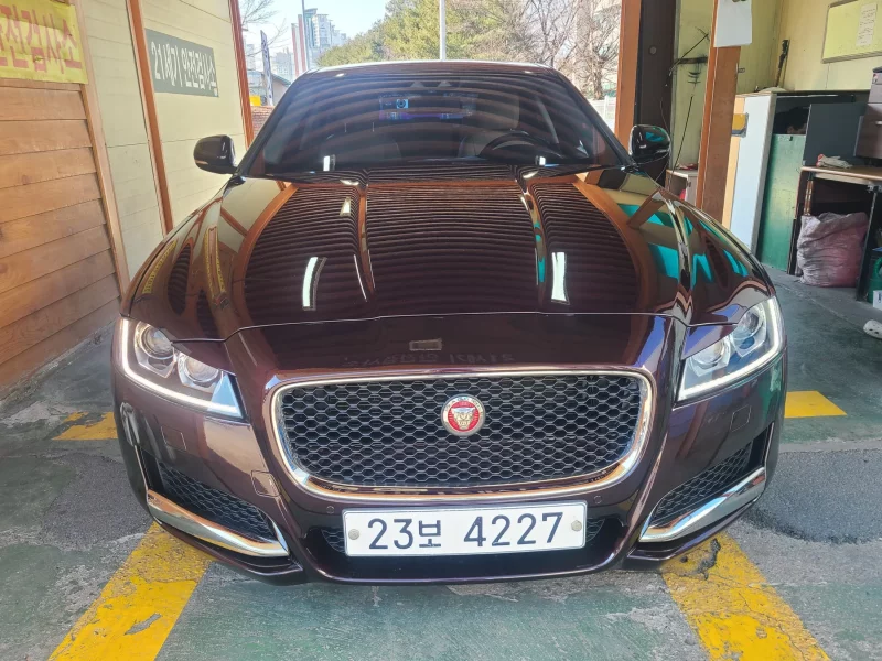 Jaguar XF