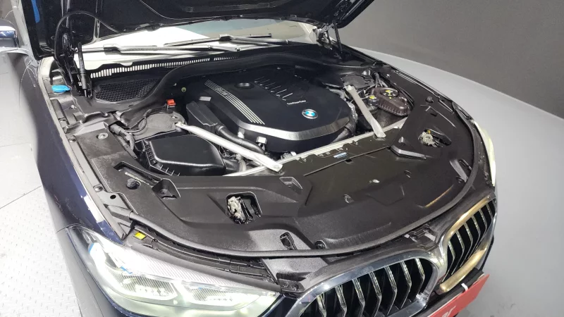 BMW 8-Series
